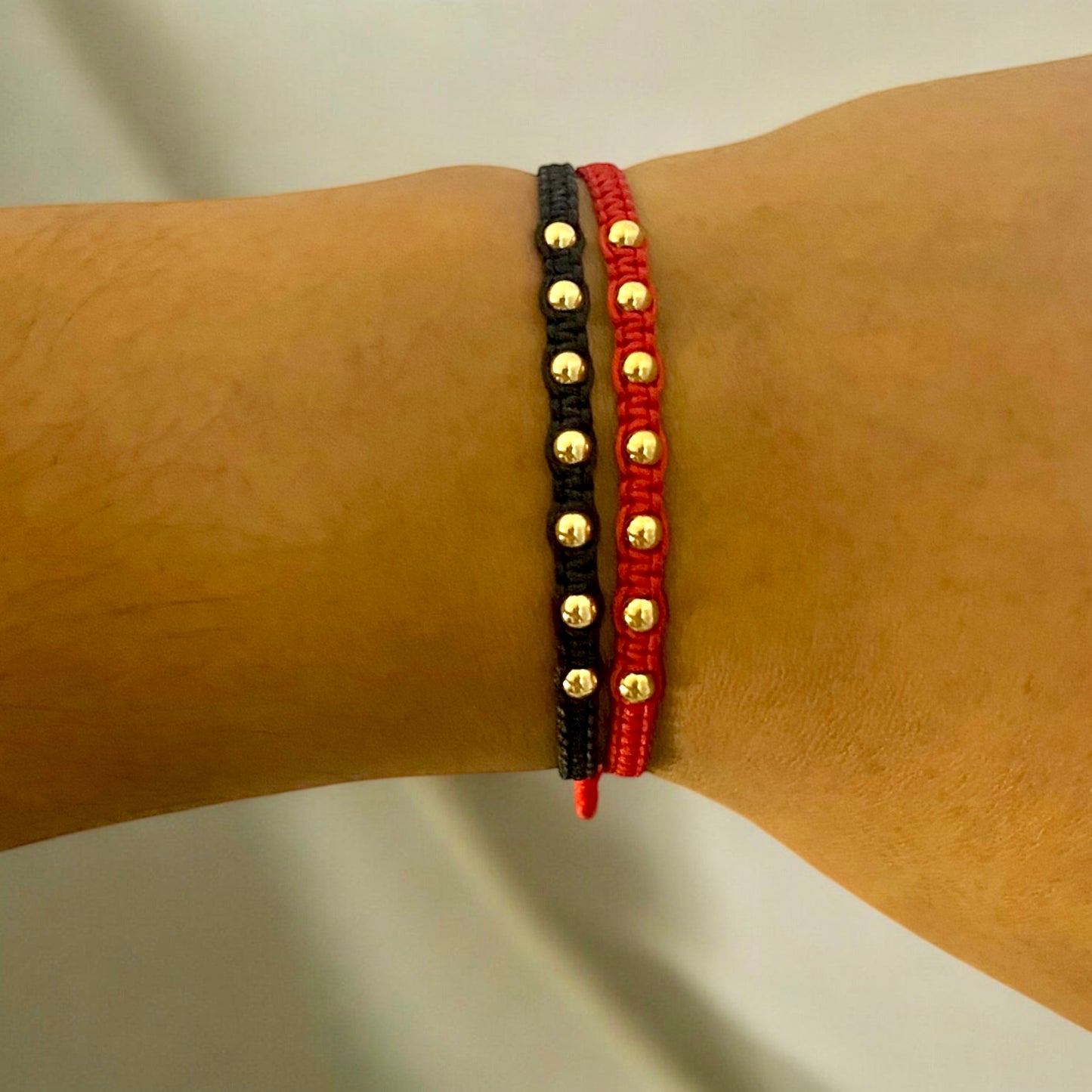 PAR DE MANILLAS ENTRELAZADOS