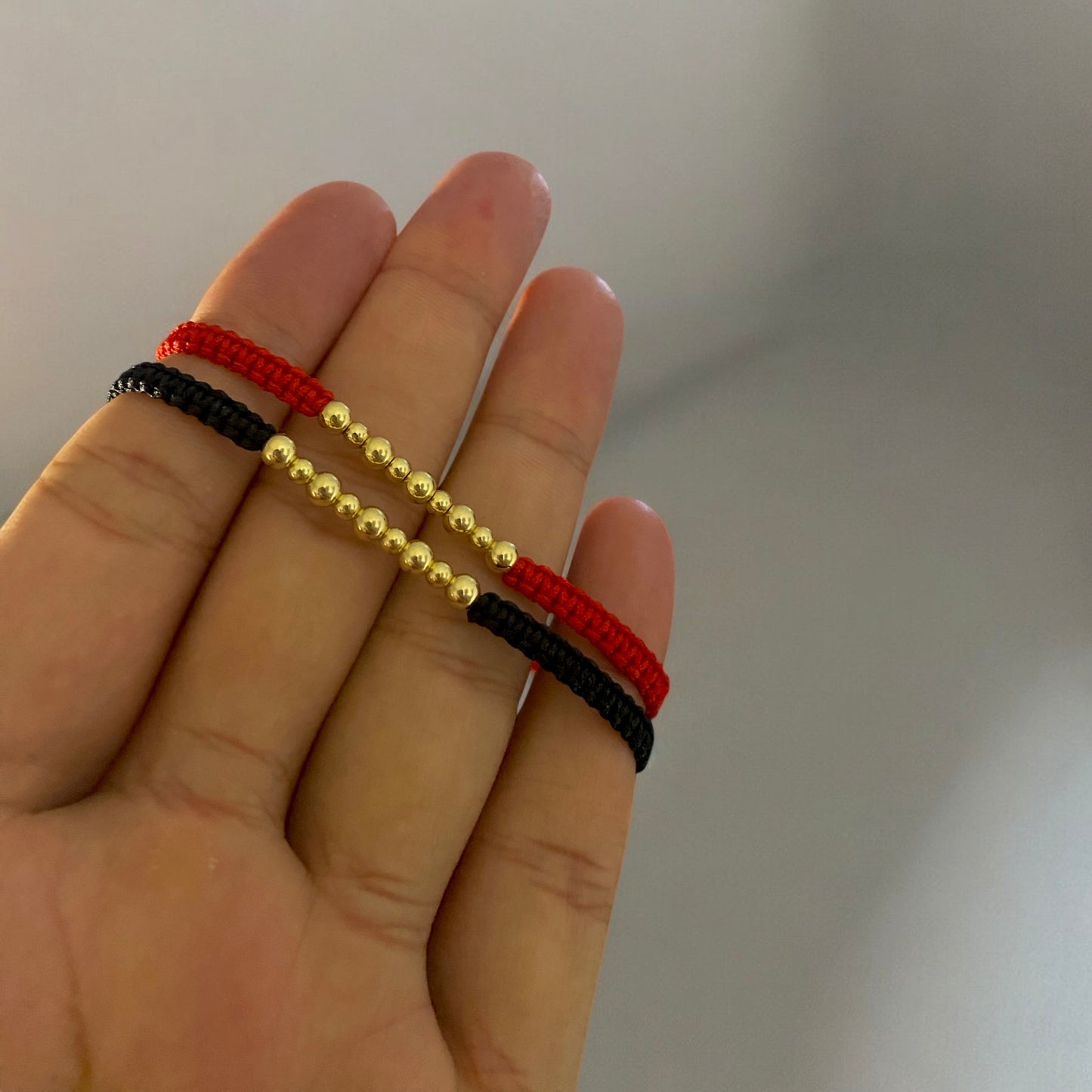 PAR DE PULSERAS CASUALES.