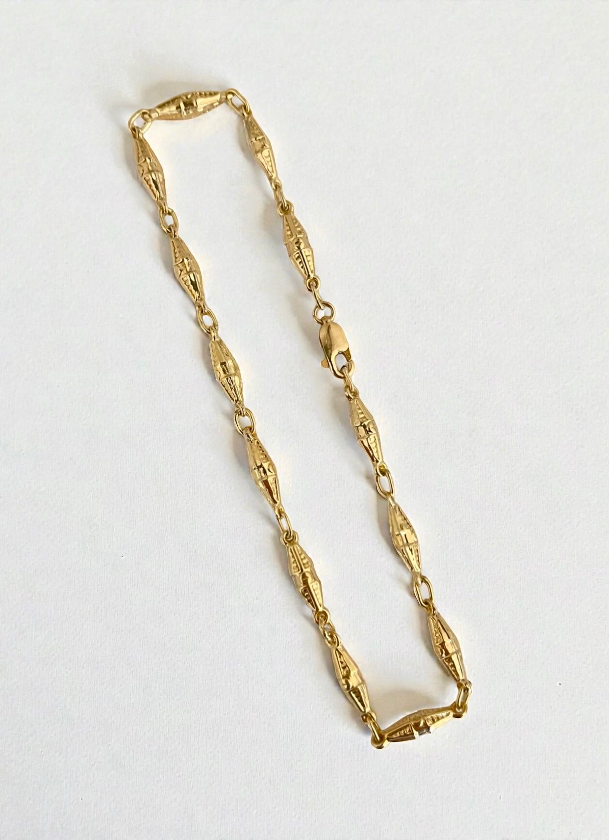 ESCLAVA RÚSTICA DUBAI (20cm)