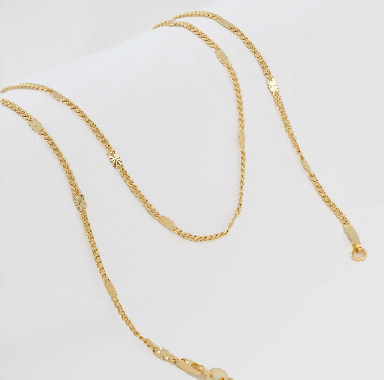 CADENA CUBANA CON DESTELLO