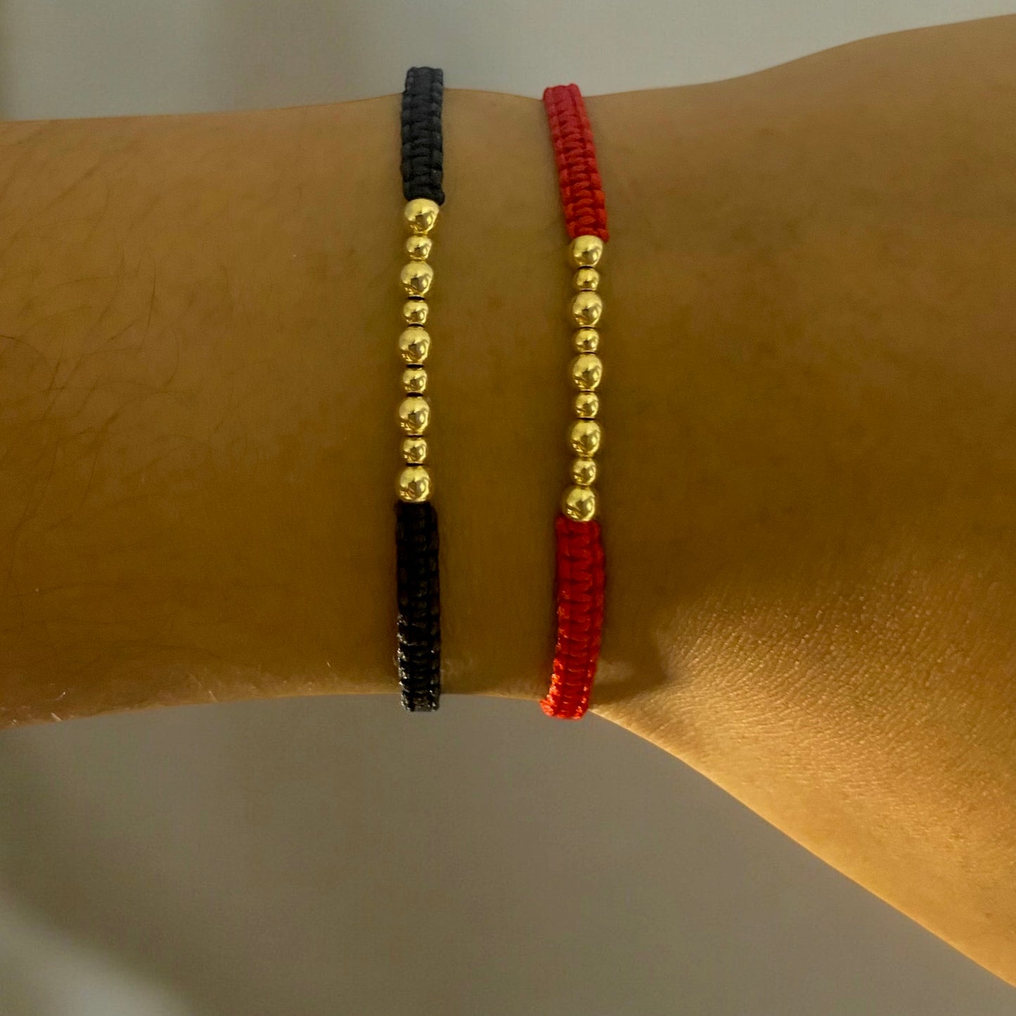 PAR DE PULSERAS CASUALES.